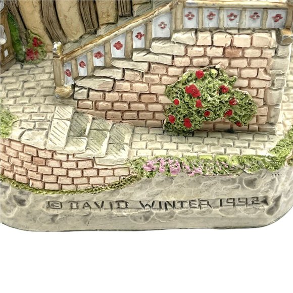 David Winter Cottages Horatio Pernickety's Amorous Intent Limited Edition in Box - Picture 10 of 10